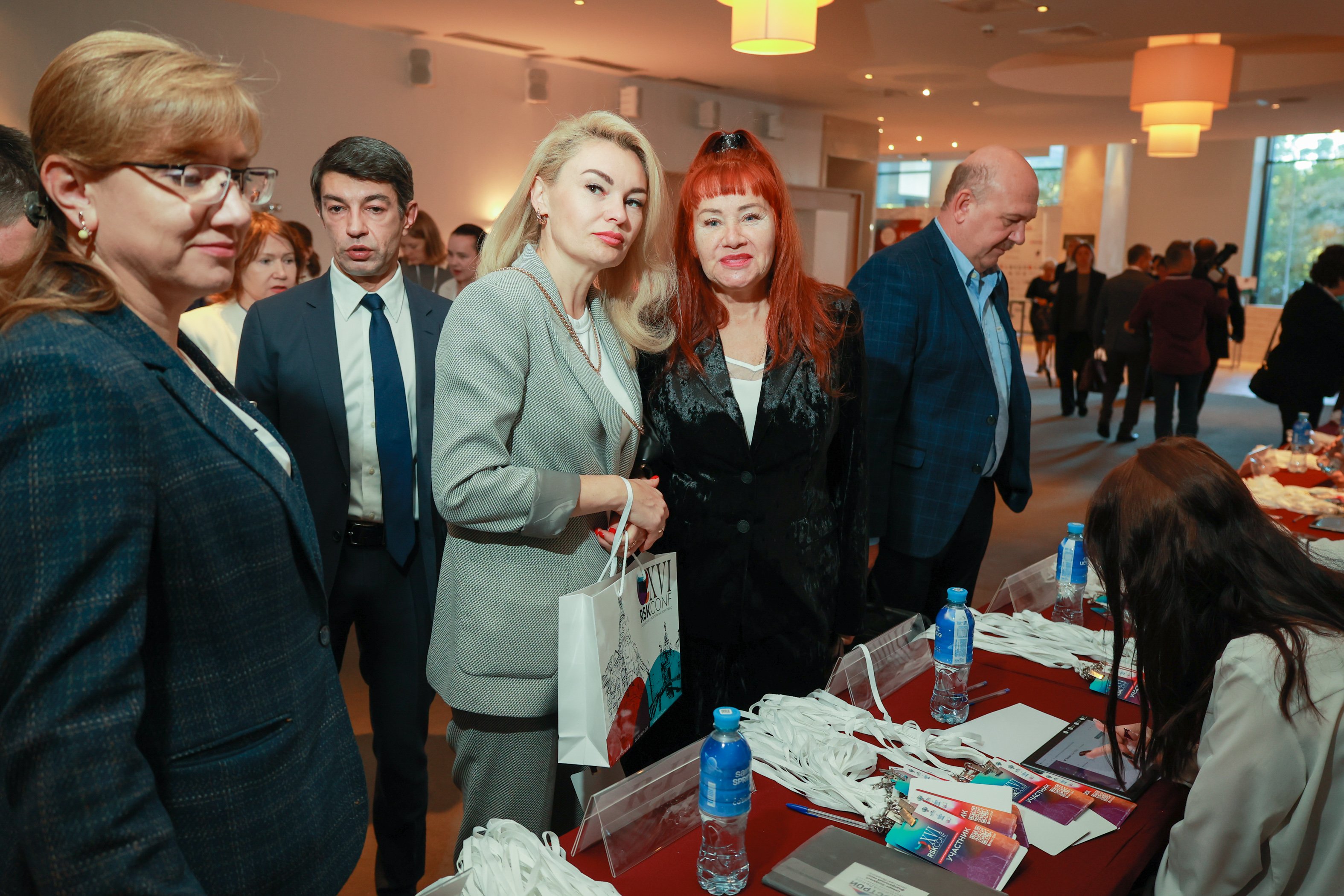 HQ8A0545